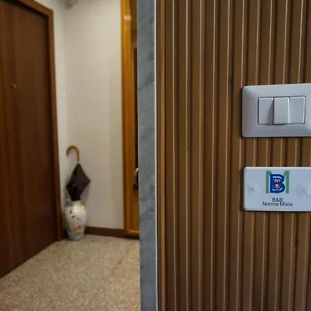 Nonna Misia B&B 살레르노